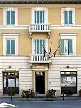 Hotel Torre Matilde Виареджо Екстериор снимка